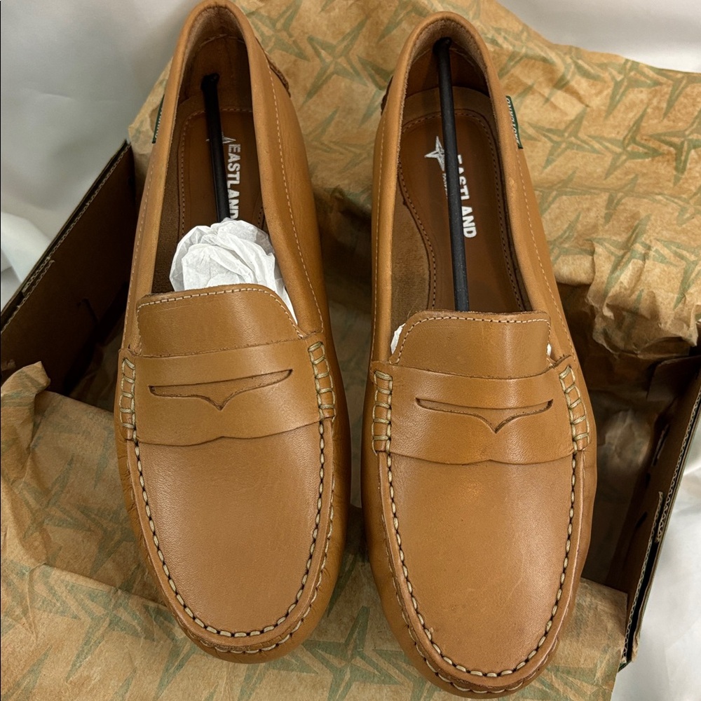 New in Box Eastland sz11 Women’s Patricia Camel color Leather Slip-On Loafers… - Picture 8 of 9